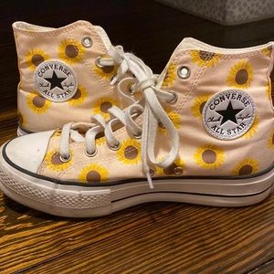 Light pink Sunflower Platform Converse